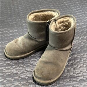 Koolaburra by UGG Brown Suede Boots